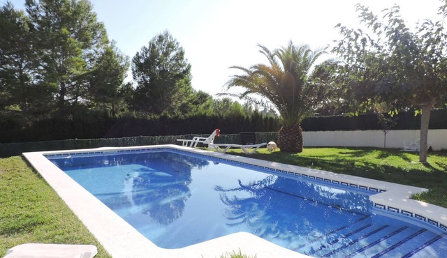 BEAUTIFUL VILLA WITH GARDEN AND POOL IN TRUE JORDI DE ALFAMA. CLOSE TO THE BEACH