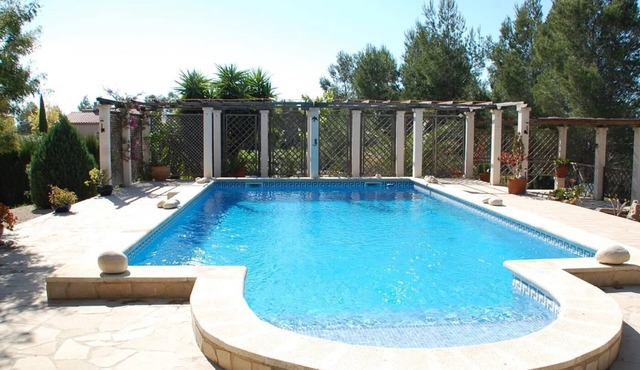 Beautiful villa with private pool in the middle of nature.