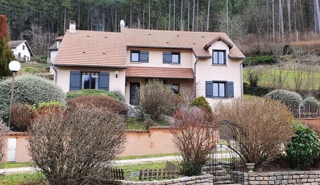 Beautiful Villa on the heights of Salins les Bains