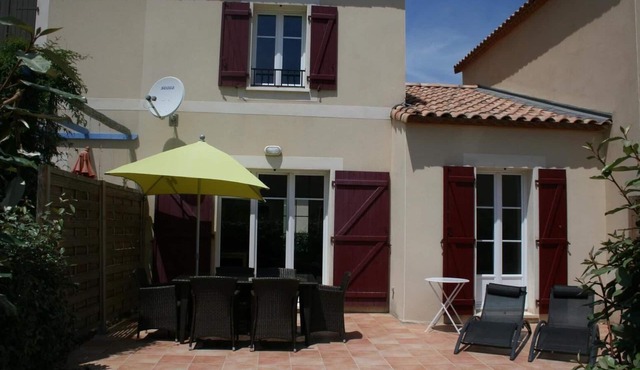 Beautiful villa,3 bedroom, 2 bathrooms, beach 250m