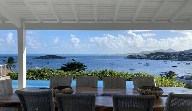 Beautiful Villa - 4 bedrooms - infinite pool and ocean view