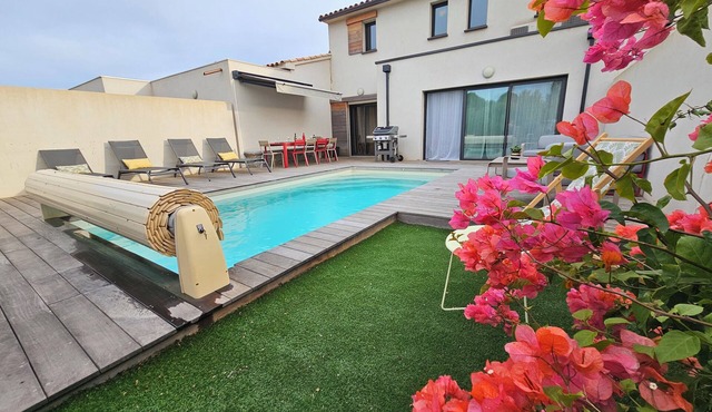 Beautiful Villa 5 *, 6-8 people, T5, 4 Bedrooms with private heated pool