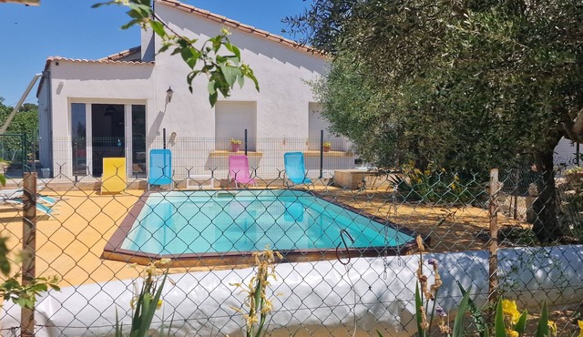 BEAUTIFUL VILLA (6 PERS) IN A QUIET LOCATION WITH SWIMMING POOL AND BREATHTAKING VIEW OF THE VALLEY