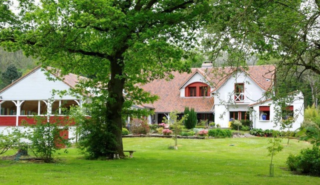 BEAUTIFUL VILLA BETWEEN LAND AND SEA WITH INDOOR SWIMMING POOL A FEW KM FROM TOUQUET