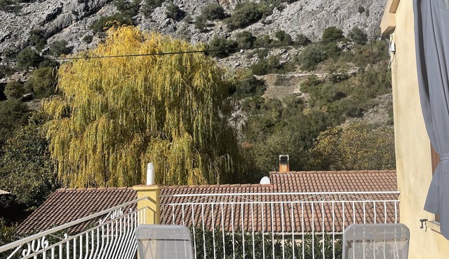 Beautiful villa close to hiking trails.