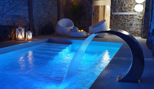 Beautiful Villa, Costa Brava: spa, tennis, impressive gardens, private pool