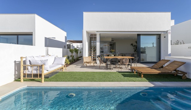 Beautiful villa with private pool, 350m from beach, astonishing views