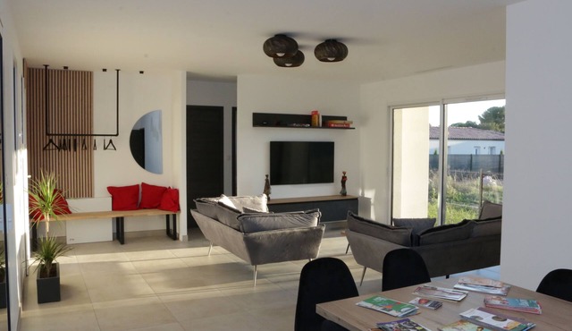 Beautiful villa for 10 people at a stone's throw from Sommières.