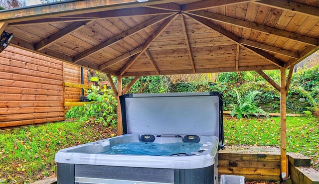 Beautiful villa for 5 people with WIFI, hot tub and TV