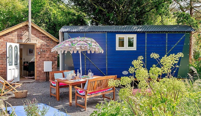 Beautiful villa for 4 guests with terrace