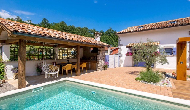 Beautiful villa for 6 people with WIFI, A/C, private pool, TV, patio and pets allowed