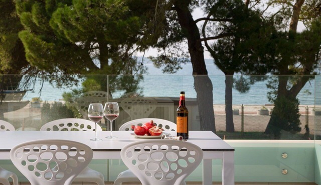 Beautiful villa for 7 people with A/C, WIFI, hot tub, TV and terrace