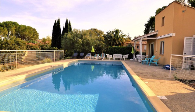 Beautiful villa near the sea, large swimming pool