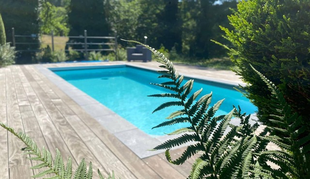 Beautiful Villa with Pool and Lake View