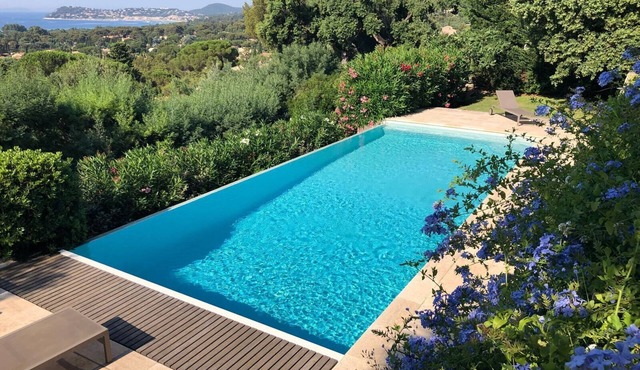 Beautiful villa with sea view, infinity pool