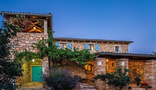Beautiful Villa Grandi, in Istria, with a Pool