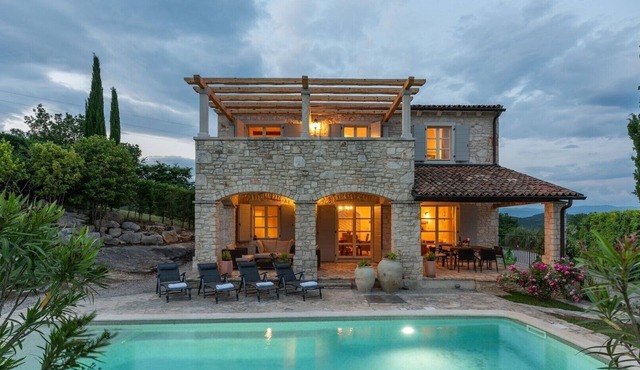 Beautiful Villa Habibi with pool