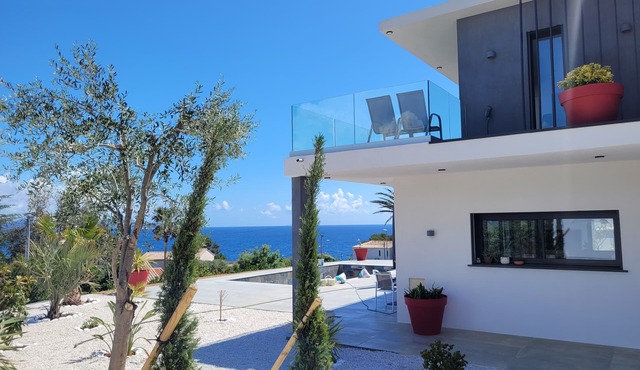 Beautiful villa in the Gulf of Saint-Tropez, superb sea view, air conditioning, swimming pool