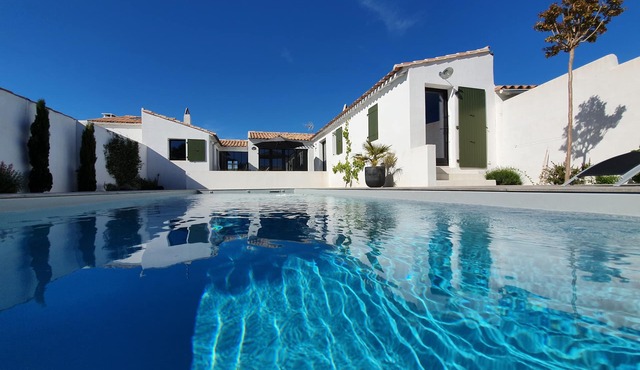 Beautiful villa Ile de Ré - heated pool