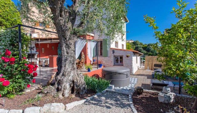 Beautiful villa in a peaceful location in Nice