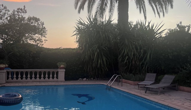 BEAUTIFUL VILLA IN ANTIBES WITH SEA VIEW, LARGE POOL AND GARDEN