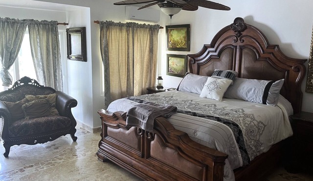 Beautiful Villa in Paradise with Million Dollar Ocean Views