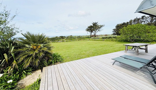 Beautiful villa in Plouhinec overlooking the Bay of Audierne