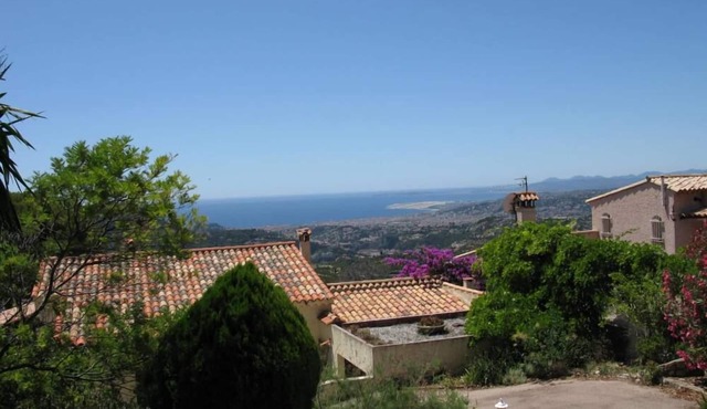 BEAUTIFUL VILLA IN THE NIÇOIS COUNTRYSIDE