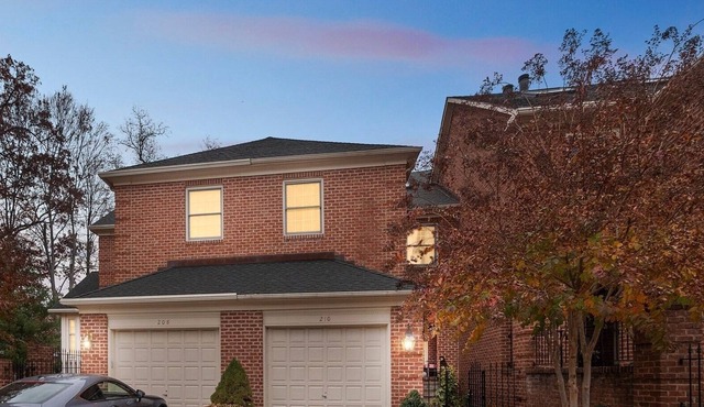 Beautiful Villa in the Heart of Historic Downtown Bel Air! by RedAwning