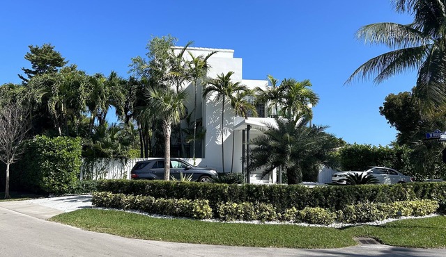 beautiful villa in a paradise island with private pool and jacuzzi