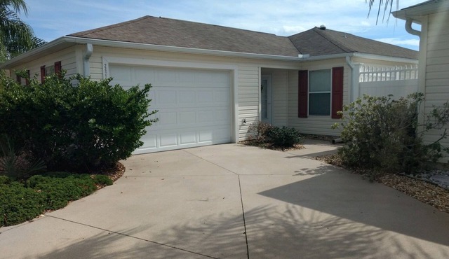 Beautiful Villa in the Heart of Florida's Friendliest Active Adult Community