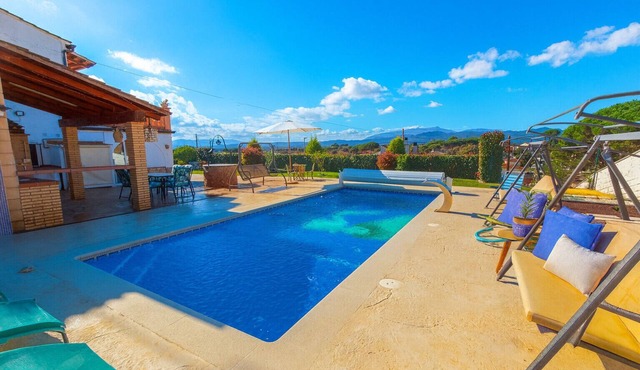 Beautiful villa just 25 km from the beach of Lloret de Mar