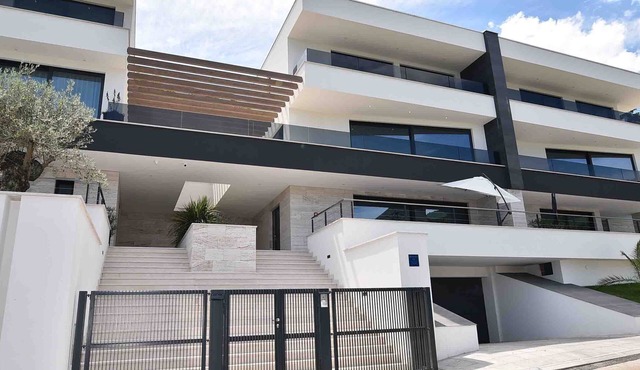 Beautiful Villa near centar of town for 4 person B