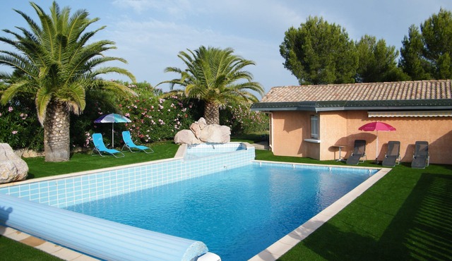 Beautiful villa near Narbonne and Béziers on 3000 m2. 1st YEAR OF RENT