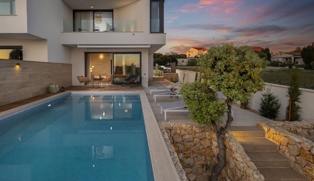 Beautiful Villa Oliva Mandre