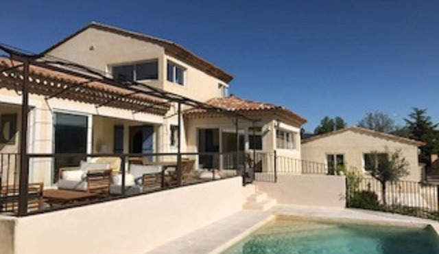 Beautiful villa pool view 180 Luberon +2 houses & garden near Roussillon 300m2