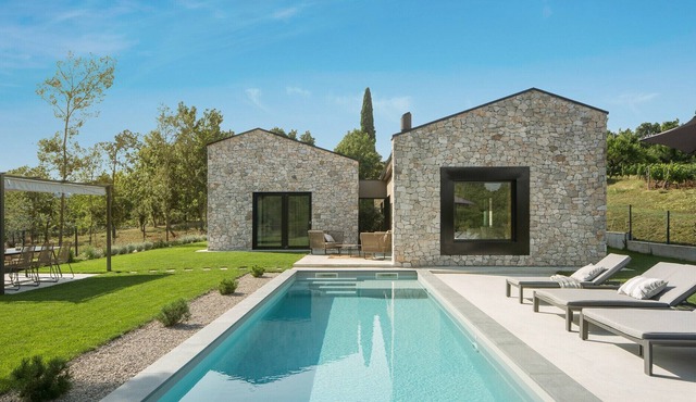 Beautiful Villa Ulmus