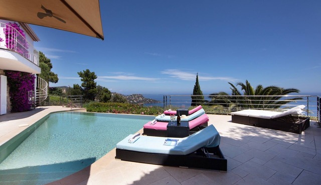 Beautiful Villa with Sea View