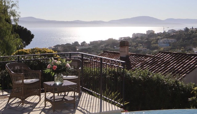 Beautiful villa with marvelous ocean view over the Gulf of Saint Tropez