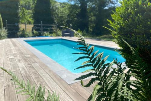 Beautiful Villa with Pool and Lake View