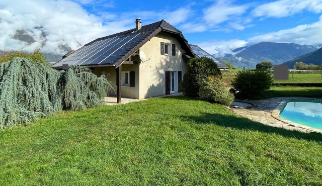 Beautiful villa with mountain view, Beautiful villa with mountain view