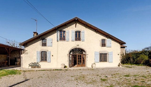 Beautiful Villa with Pool + Garden near Biarritz