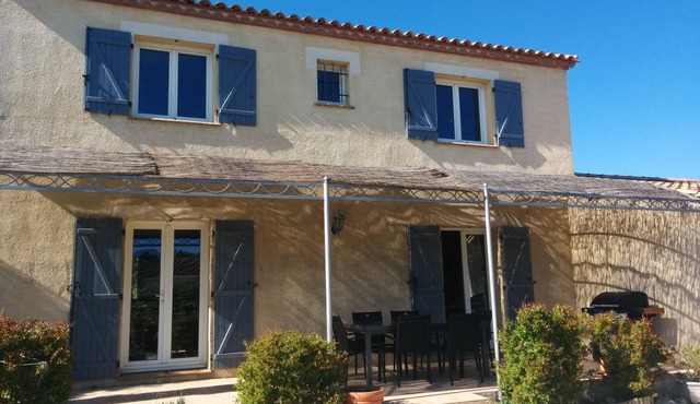 Beautiful villa with private pool between sea and mountains