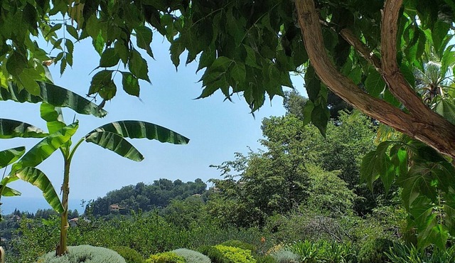 BEAUTIFUL VILLA WITH SWIMMING POOL SEA VIEW & MOUNTAINS, HEIGHTS OF MENTON, FRENCH RIVIERA