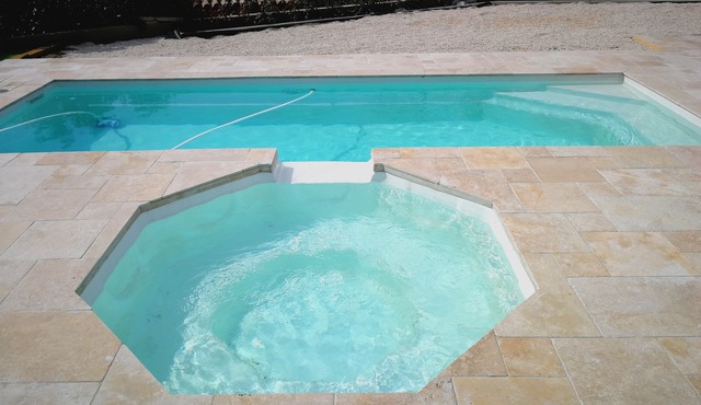 Beautiful Villa with pool, jacuzzi and boules court not overlooked :)