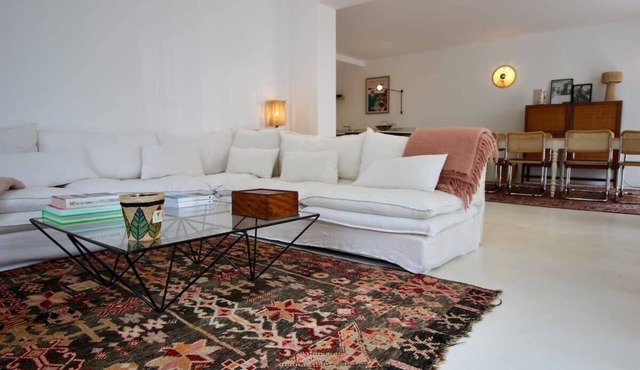 Beautiful Villa with Garage in Downtown Biarritz