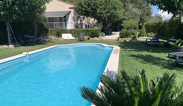 Beautiful villa with its private pool near Aix en Provence
