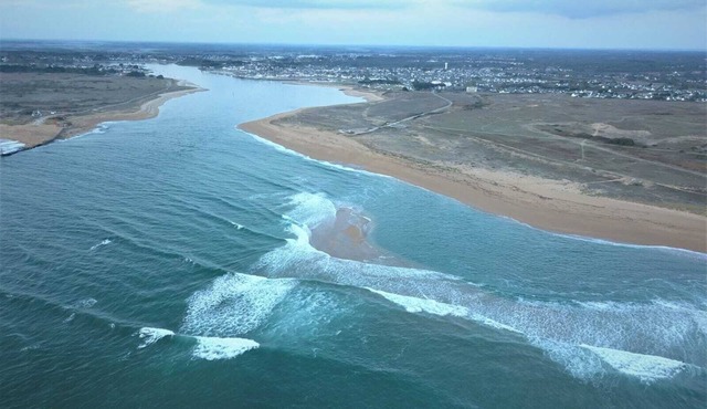 Beautiful villa with jacuzzi 12 minutes walk from the beach