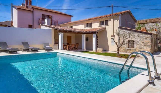 Beautiful villa with private pool, WiFi