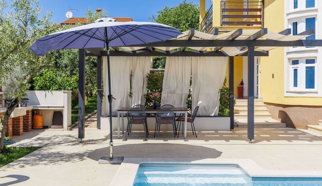 Beautiful villa with private pool, WIFI, A/C, TV, terrace, pets allowed and panoramic view